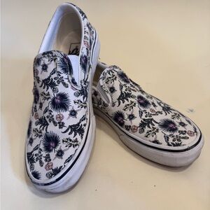 Size 8 Women's Vans	Classic Slip-On Paradise Floral True White Casual Sneakers